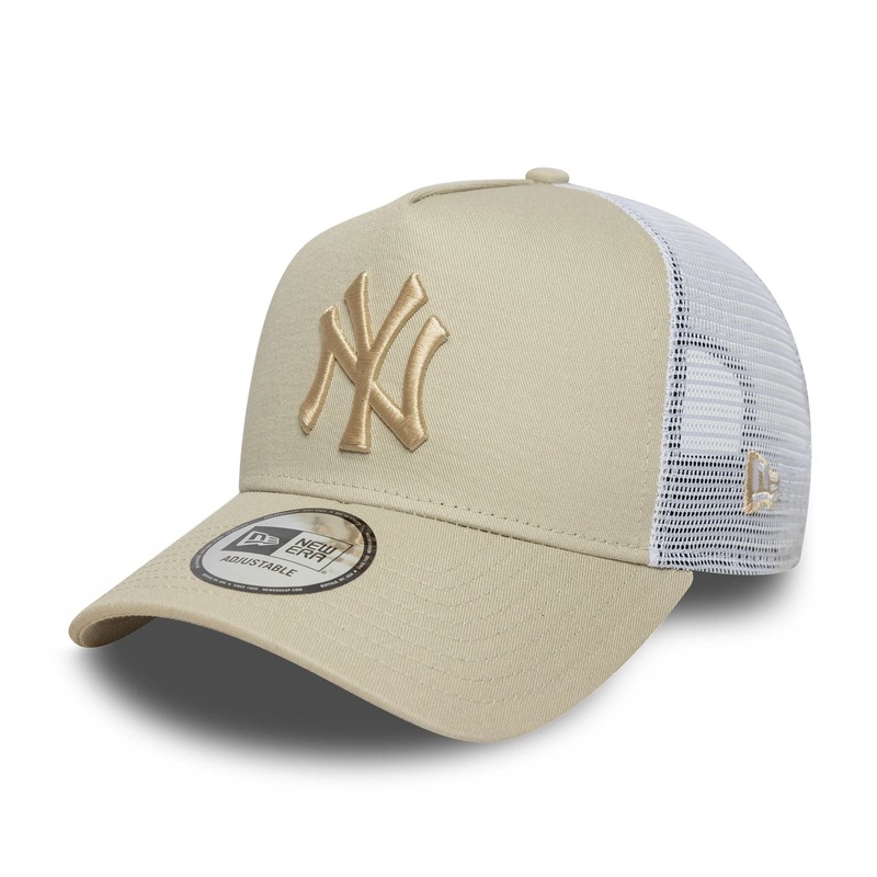New York Yankees MLB League Essential Light Beige 9FORTY E-Frame Trucker Adjustable Cap