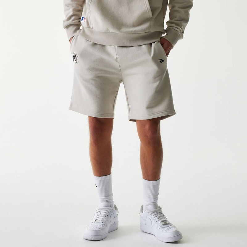 New York Yankees MLB League Essential Midi Cream Shorts