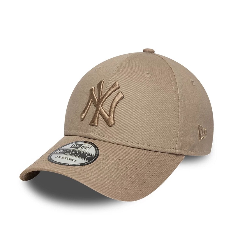 New York Yankees MLB League Essential Pastel Brown 9FORTY Adjustable Cap