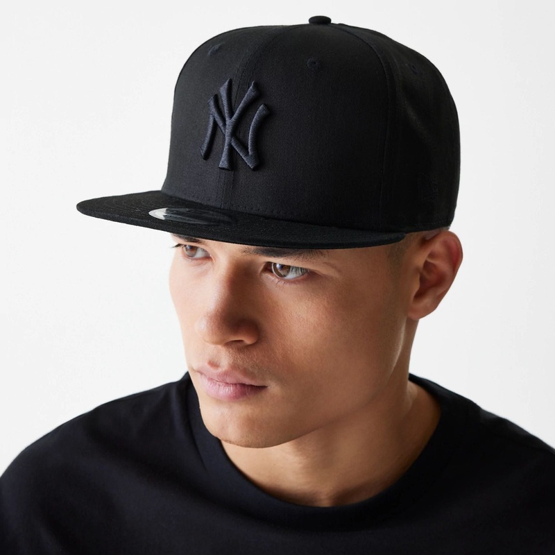 New York Yankees Black On Black 9FIFTY Cap