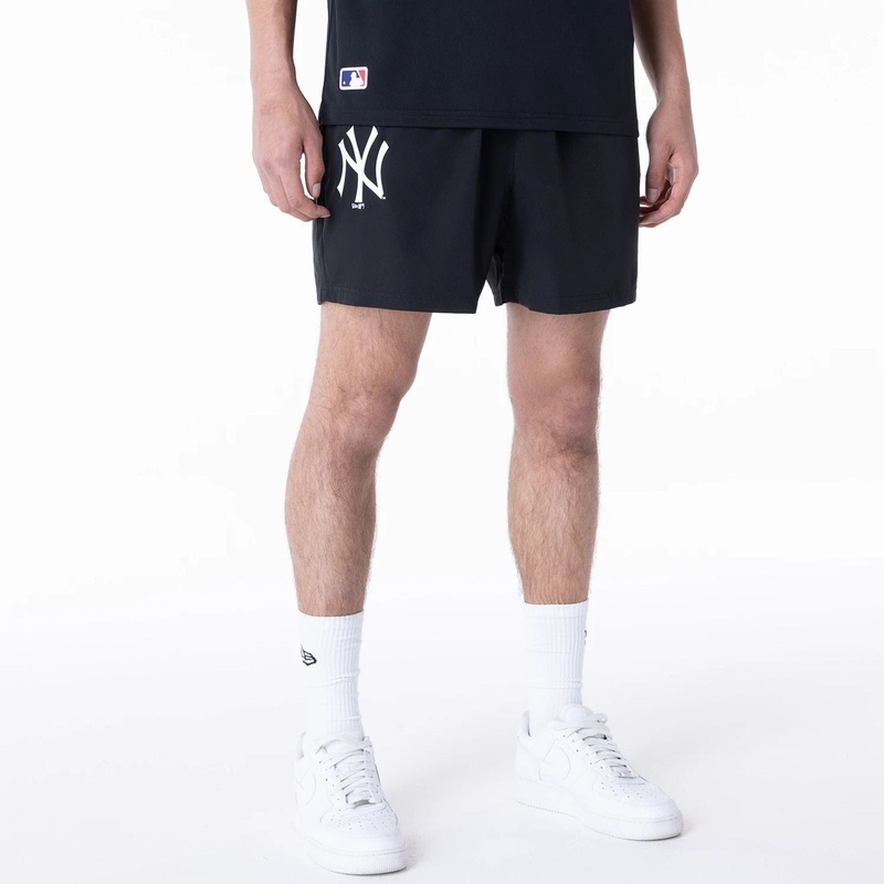 New York Yankees League Essential Black Shorts
