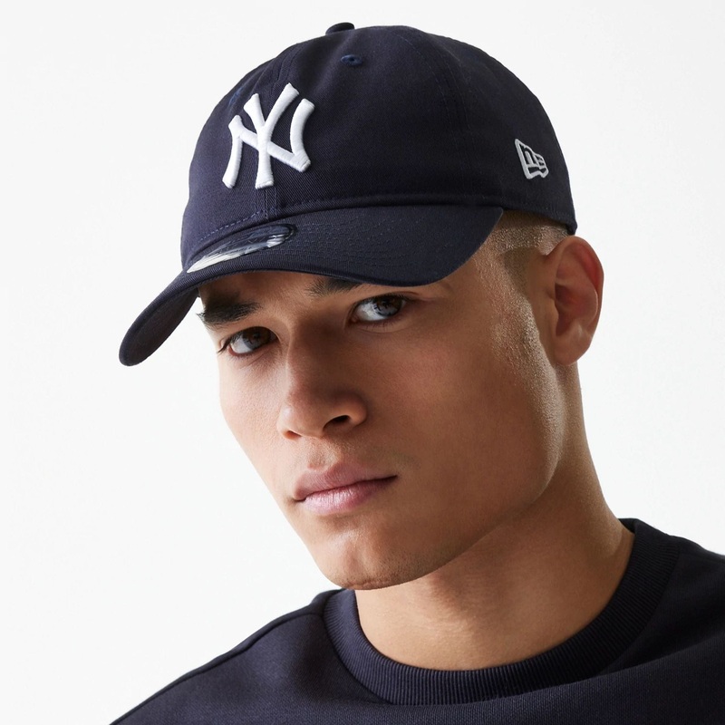 New York Yankees League Essential Navy 9TWENTY Adjustable Cap