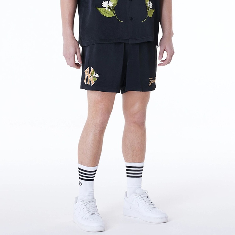 New York Yankees MLB Woven Black Shorts