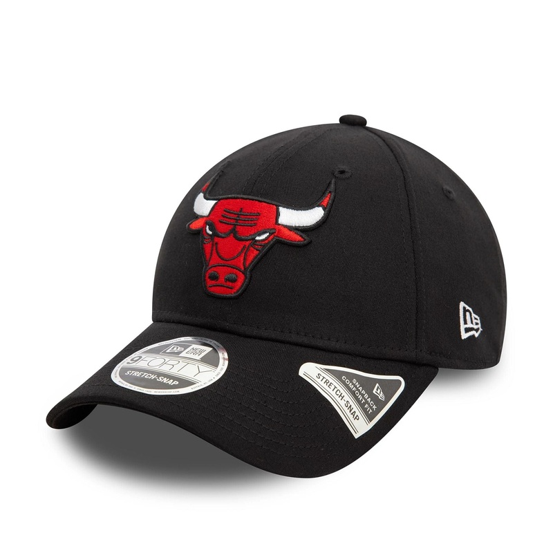 Chicago Bulls NBA Black 9FORTY Stretch Snap Adjustable Cap