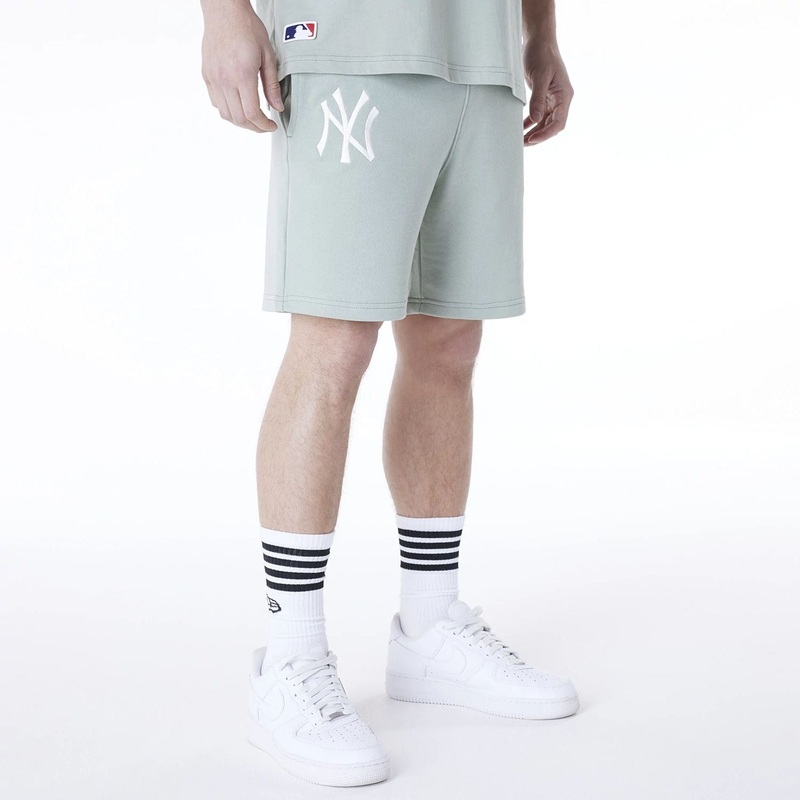 New York Yankees MLB League Essential Pastel Green Shorts