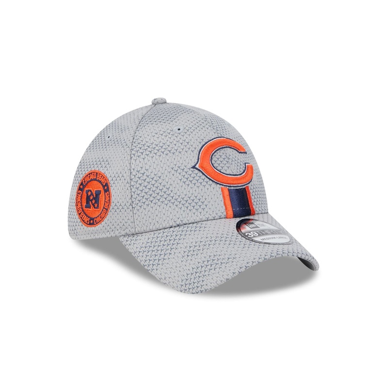 Chicago Bears 2024 Sideline Gray 39THIRTY Stretch Fit Hat